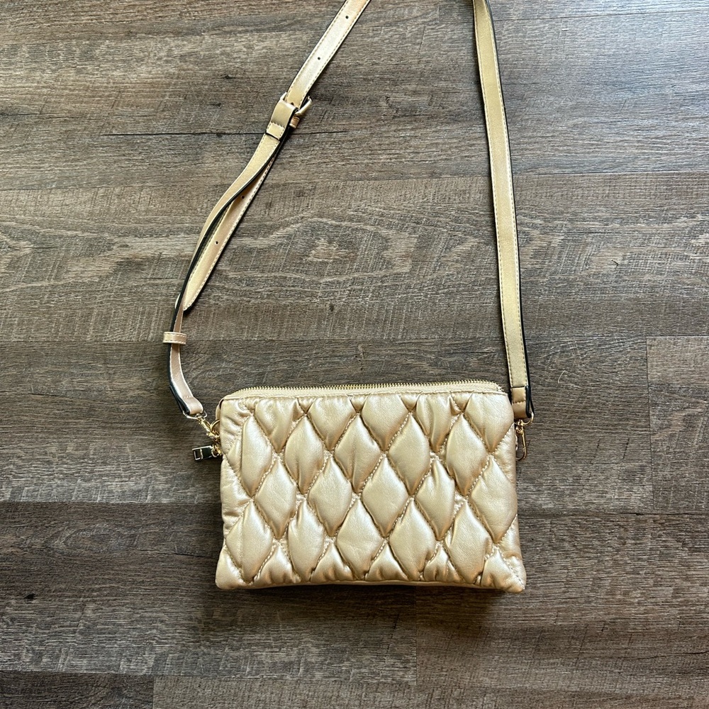 GOLD JEN & CO CROSSBODY BAG!!